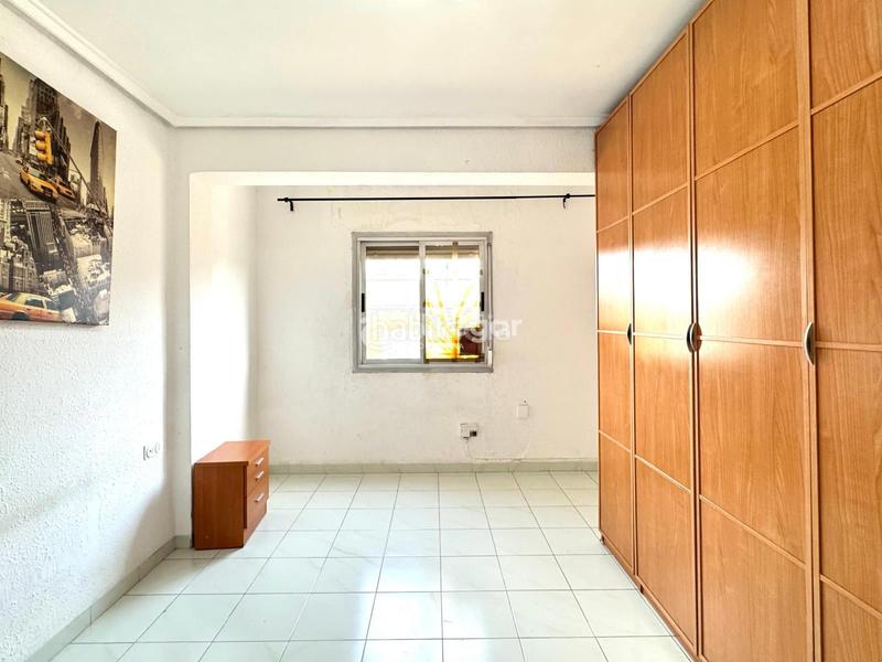 Foto ea959134-597a-4b73-94fa-ff3f91224077. Piso en Marxalenes Valencia