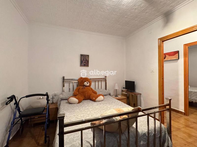 Foto 2bee8104-c7d3-4643-abdc-91c7799a0d54. Chalet mit pool in Casco Antiguo Llíria