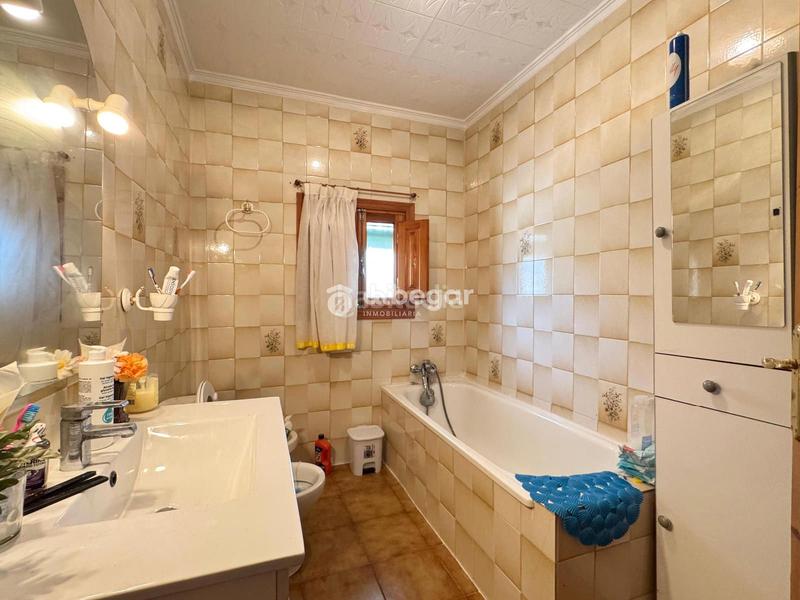 Foto 9c623348-304b-44b5-967d-72f9d0885751. Chalet mit pool in Casco Antiguo Llíria