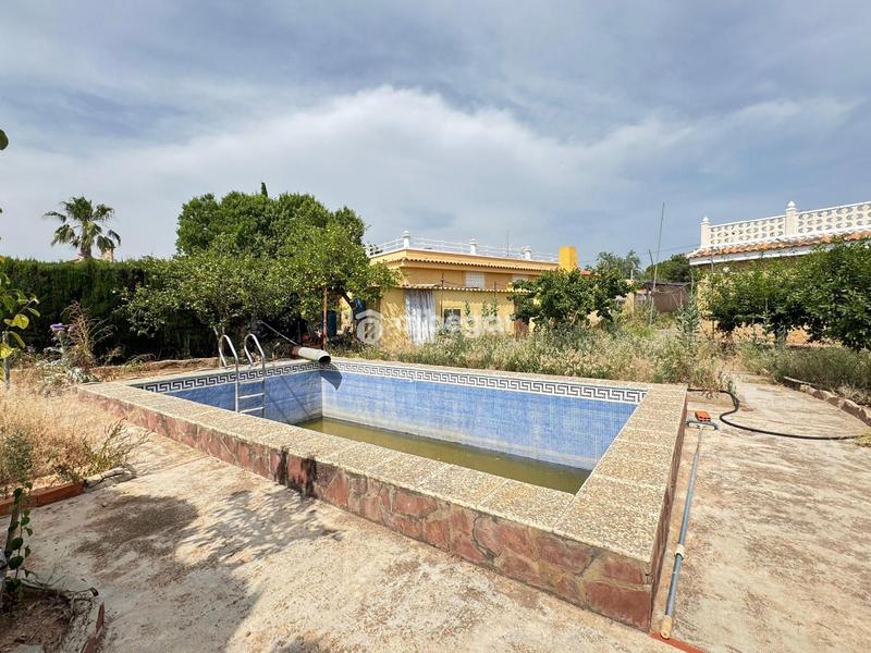 Foto b7871838-f7af-4c92-9c10-7c96b272a364. Chalet mit pool in Casco Antiguo Llíria