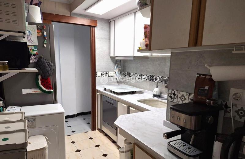 Foto e8a1f564-f722-4bfa-85fd-ce1a53332f56. Miete etagenwohnung in El Cabanyal-El Canyamelar Valencia