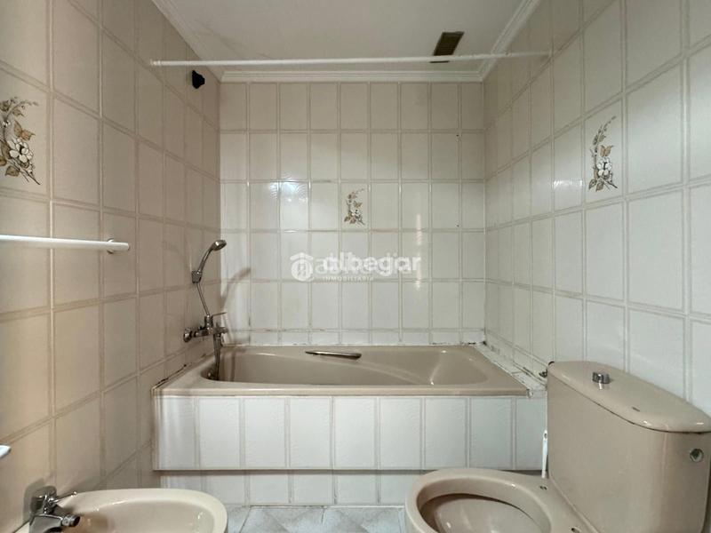 Foto 7357171e-ee4b-4c07-b1e8-16d94ace7e1c. Dúplex a Benetússer