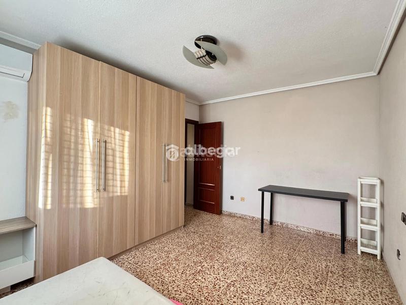 Foto 8f77b9bc-a418-4564-a3dd-02e996ba4b4c. Dúplex a Benetússer