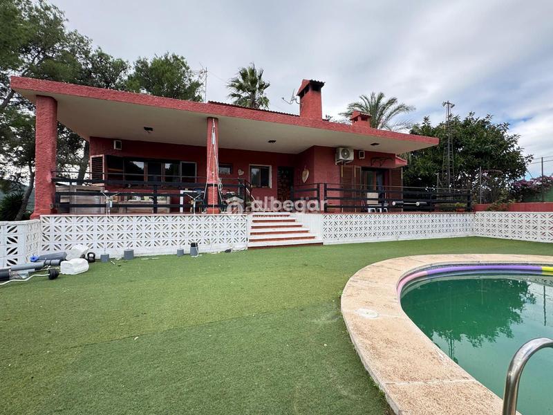 Foto e47458ec-6b5b-4cf2-97f6-ff9092a3cc63. Chalet con parcheggio piscina in Albalat dels Tarongers