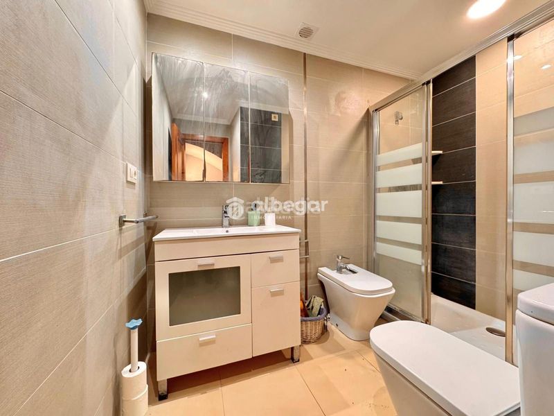 Foto 024d4674-1596-4089-9045-ba75e07ade0f. Casa adossada a Alfafar