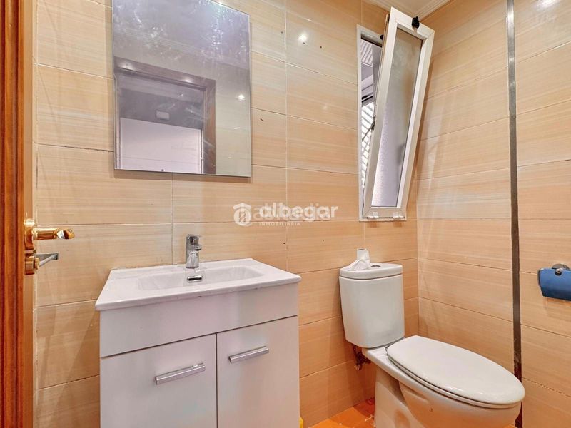 Foto 0f764e3f-a38d-42ba-bbd2-c1ba5e8662b8. Casa adossada a Alfafar