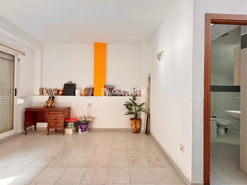 Foto 7e3dd5b1-8e60-4851-bb3c-de623f9f8ae0. Casa adossada a Alfafar