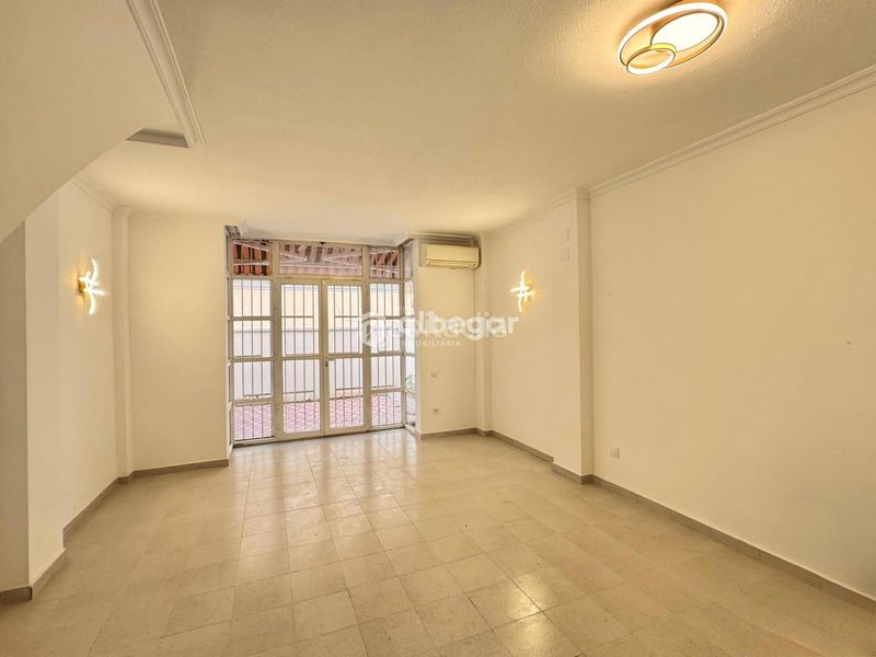 Foto e5619c0a-1100-47ff-91f2-177cee4dc9a7. Casa adossada a Alfafar