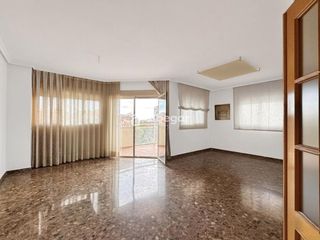 Appartement  Jorge comin metge pediatr. En valencia