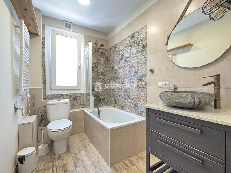 Foto f02f7f87-845f-43f2-bef9-1c849bb394c8. Pis a El Calvari Valencia