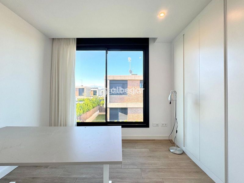 Foto ccfe261e-e420-4157-af5d-919a95d71647. Lloguer xalet amb piscina a Torre en Conill-Cumbres de San Antonio Bétera