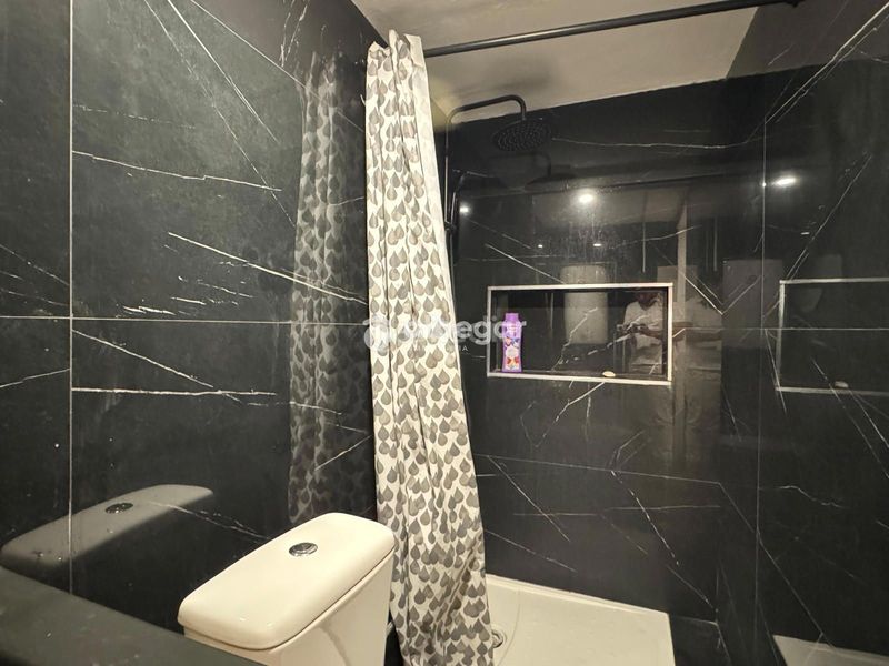 Foto 0d627d8f-ba8e-4e3d-ad7d-f48f89d72108. Pis a El Calvari Valencia