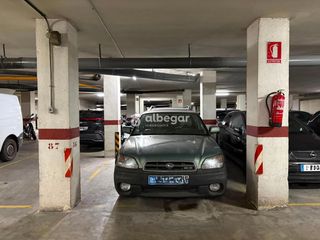 Aparcament cotxe a L´Hort de Senabre. En valencia