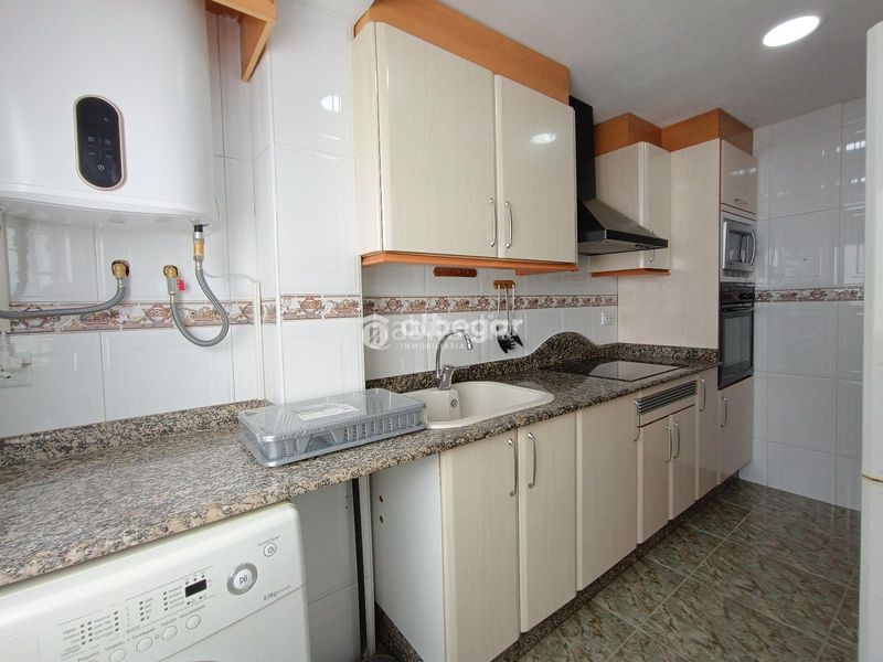 Foto 548db216-ea29-4594-9387-a486fa6ce41c. Pis a Albors Valencia