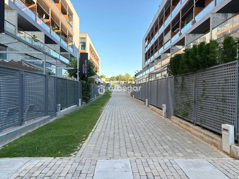Foto af740ec3-e430-4fd2-bae0-3388e1d321c9. Pis amb aparcament piscina a Vara de Quart Valencia