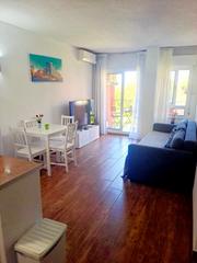 Apartament en Gamonal 10. Amplio apartamento de 1 dormitorio en benalmdena con licencia t