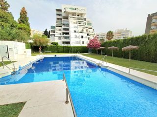 Apartment in Salvador rueda 5. Apt 4 dormitorio y jardín privado, benalmádena