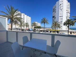Apartament a Antonio machado 22. Maravilloso apartamento en la playa cerca del puerto deportivo d
