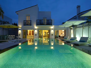 Xalet  Aguila. Villa de lujo con piscina privada y casa de invitados en estepon