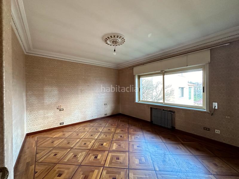 Foto 6ba6815d-a7d1-4457-b6f3-f12d05bad1f6. Xalet amb xemeneia calefacció aparcament a O Castro Vigo