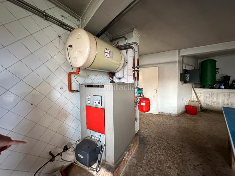 Foto a4dc0aa9-4b96-4231-b94a-1ccbd0d63a71. Xalet amb xemeneia calefacció aparcament a O Castro Vigo