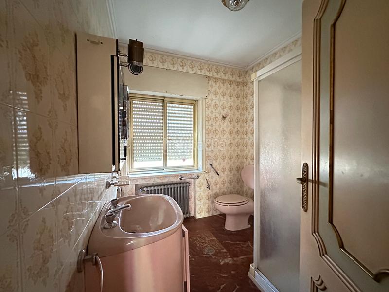 Foto ba545c2f-119e-40a0-95a1-8b40ec3d9e8d. Xalet amb xemeneia calefacció aparcament a O Castro Vigo