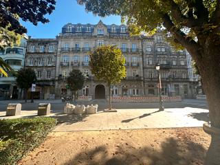 Appartement en Praza de compostela 9. Exclusivo piso de lujo con 2 plazas de garaje en plaza compostel