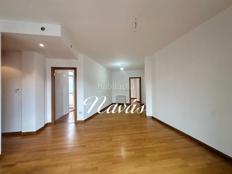 Foto f1102ed3-9d68-4355-aa66-62a59c0a19d5. Penthouse in rúa colón 17 in Centro - Areal Vigo
