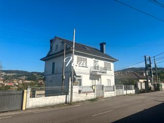 Maison à Camiño da brea 22. "¡tu futuro hogar te espera! amplia casa independiente con gran