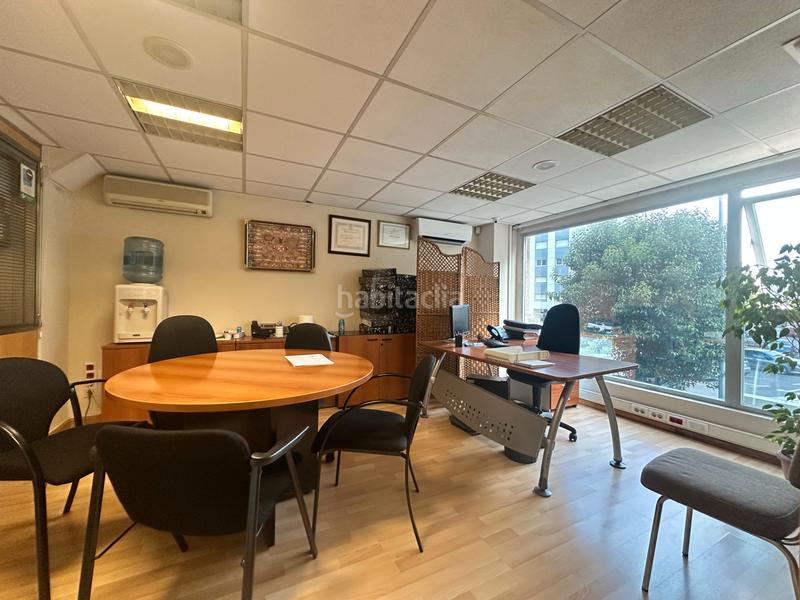 Foto 81a2545b-c55e-4855-8bb3-430003b0db41. Bureau dans avenida alcalde gregorio espino 52 dans Vigo