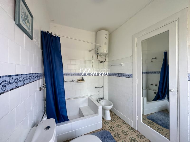 Foto 3ccdb305-a49d-4ef8-b520-802b85008b99. Chalet en rúa lourido beiramar 22 una joya frente al atlántico — propiedad única en primera línea de playa américa en Nigrán