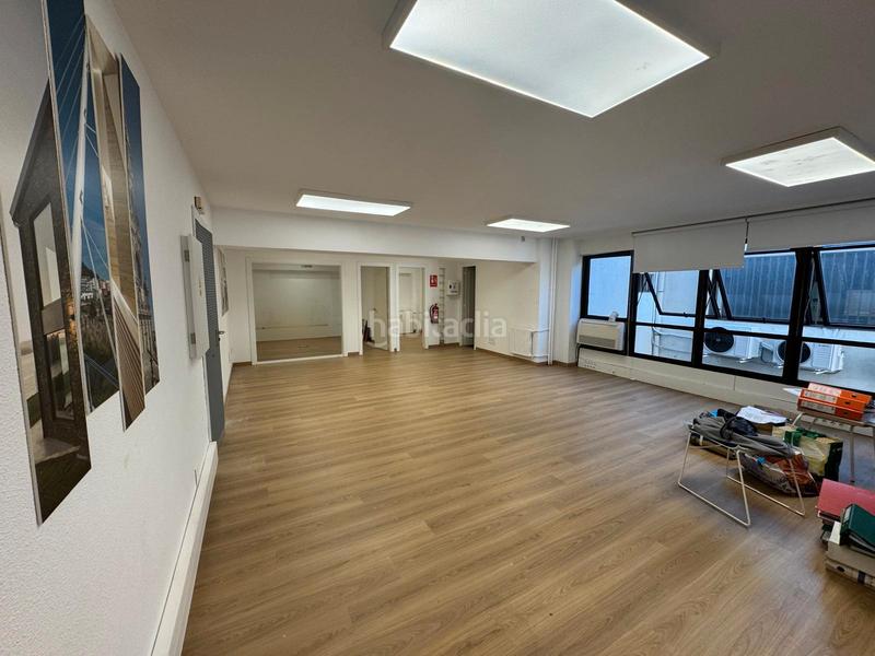 Foto 8cbf393b-53bf-4323-9c47-1d057d9ec6d5. Affitto ufficio in rúa do príncipe 43 in Centro - Areal Vigo