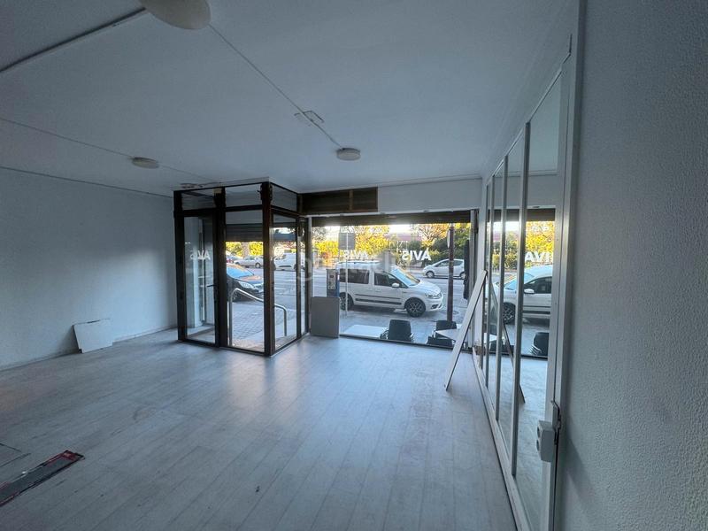 Foto 8450b5c8-ebe8-48b6-aa59-6aae1e46559a. Rent business premise in rúa do areal 60 in Centro - Areal Vigo