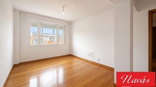 Rent Flat  Rúa de urzáiz 62. Piso impecable sin muebles en pleno centro de vigo, frente a via