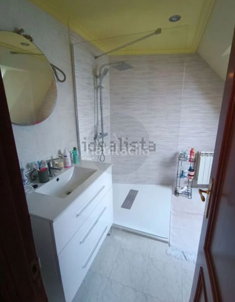 Foto 65ec67a7-9caf-4af5-8716-c20d9278e55b. Pis a calle la perillana 13 a Ponteareas