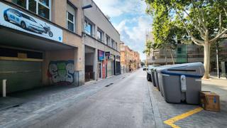 Autoparkplatz  Plaça d'eivissa. Plaza aparcamiento centro horta