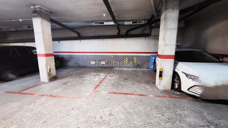 Foto eb726eb9-fe1e-4f33-88d8-0147a2ad8bc9. Parking coche plaza aparcamiento centro Horta en Horta Barcelona