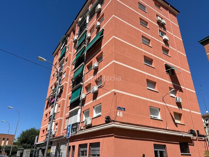 Foto e80d1855-dd0d-43ad-a146-5b478952d83c. Pis amb calefacció aparcament a Las Águilas Madrid