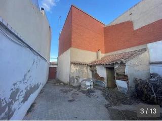 Casa adossada a Sonseca. Globalpiso las aguilas vende chalet para reformar completamente,