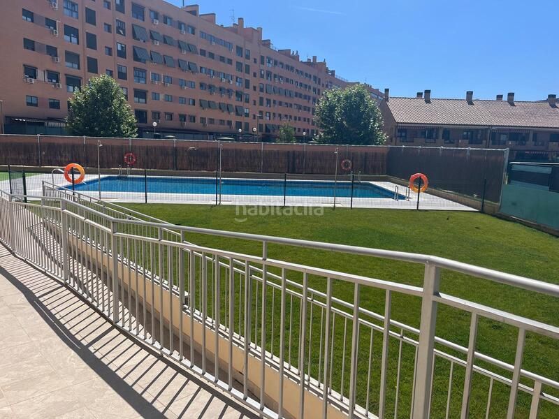 Foto 5632015d-6121-4969-a78a-86066fab1ca4. Pis amb calefacció aparcament piscina a Parla este Parla