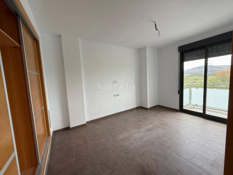 Foto 0f69e637-9aa3-45db-95e7-badc768bbad8. House with parking in Onda