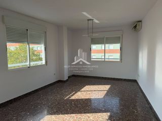 Flat in Calle manuel corachán y garcía 1. Venta de piso en castelló de la plana zona universidad