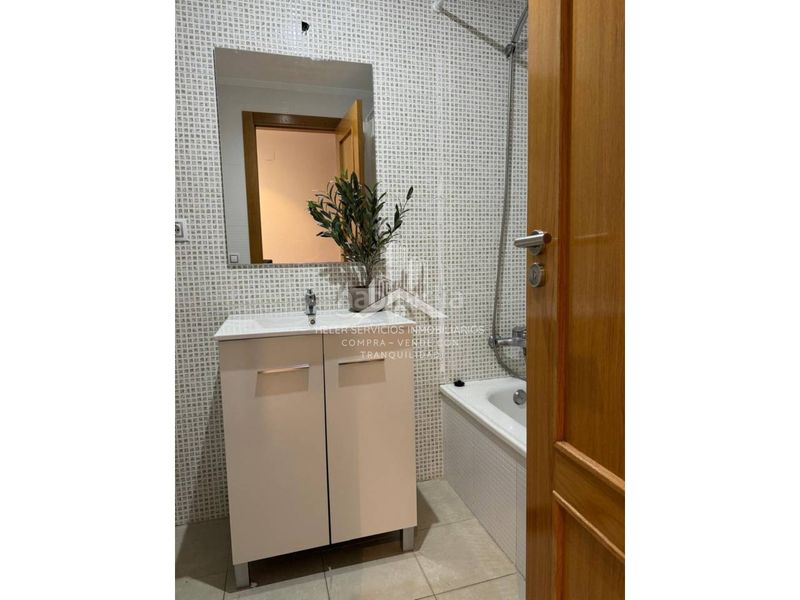 Foto 54fca2ed-6a3a-4b17-bb5d-4e9b1183de6a. Rent flat in Centro Oropesa del Mar
