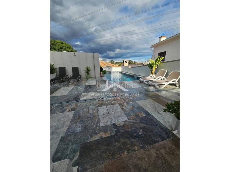 Foto 2a7fc3b5-5e5b-4a3c-81b7-5077a6f2c039. Chalet la villa de tus sueños te espera! lujo, doble altura y piscina privada en almazora en Almazora / Almassora