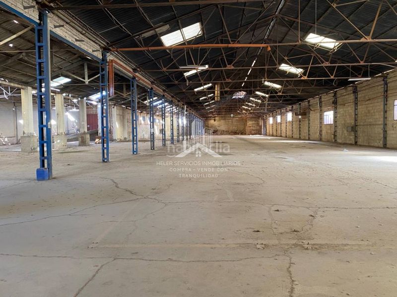 Foto 29f42bea-ab01-4f81-8f44-974de35d049a. Nau industrial a Alcora (l´)