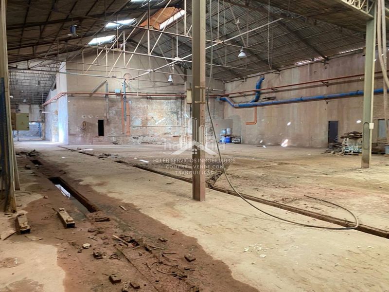 Foto 424747ba-af18-43e8-91c3-87e9459341ae. Nau industrial a Alcora (l´)