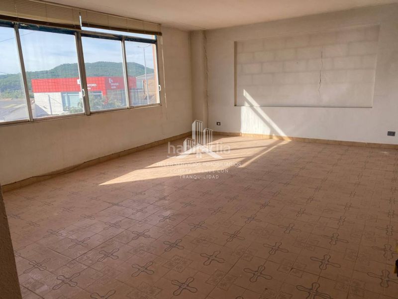 Foto a3ef1199-b4cb-49ef-af2f-48ad7d8c937c. Nau industrial a Alcora (l´)