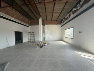 Bâtiment à usage industriel  Avenida bellaguarda. Nave comercial en venta en les alqueries  alquerías del niño per