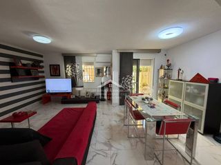 Casa adossada a Calle Manuel Cubedo