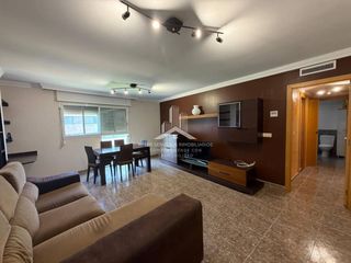 Location Appartement  Calle vicente sos baynat. Solo estudiantes
